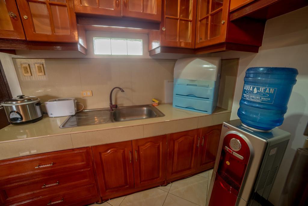 Jenjen'S House Rental 麦克坦 外观 照片