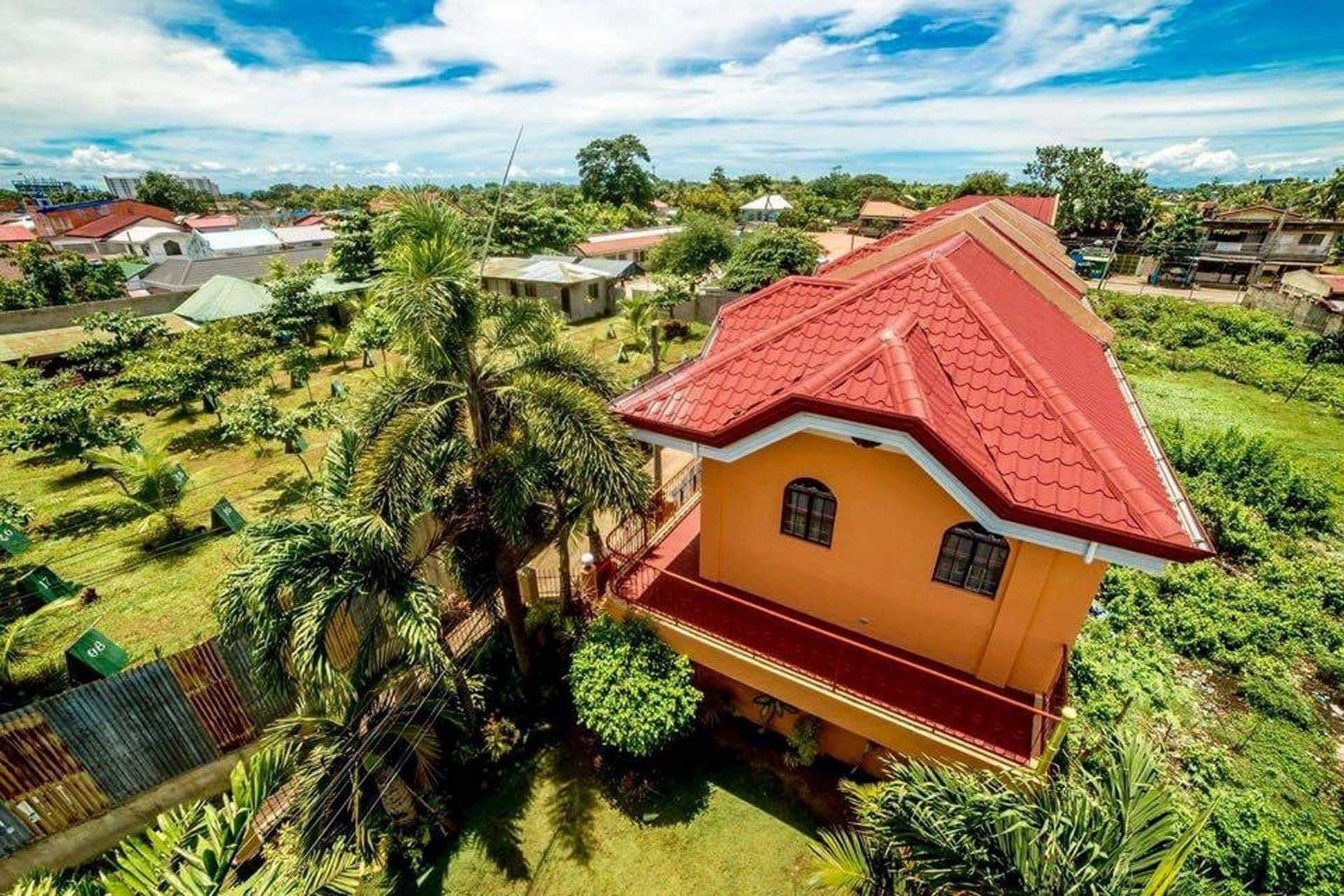 Jenjen'S House Rental 麦克坦 外观 照片