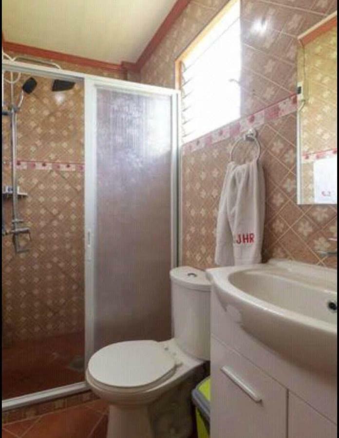 Jenjen'S House Rental 麦克坦 外观 照片